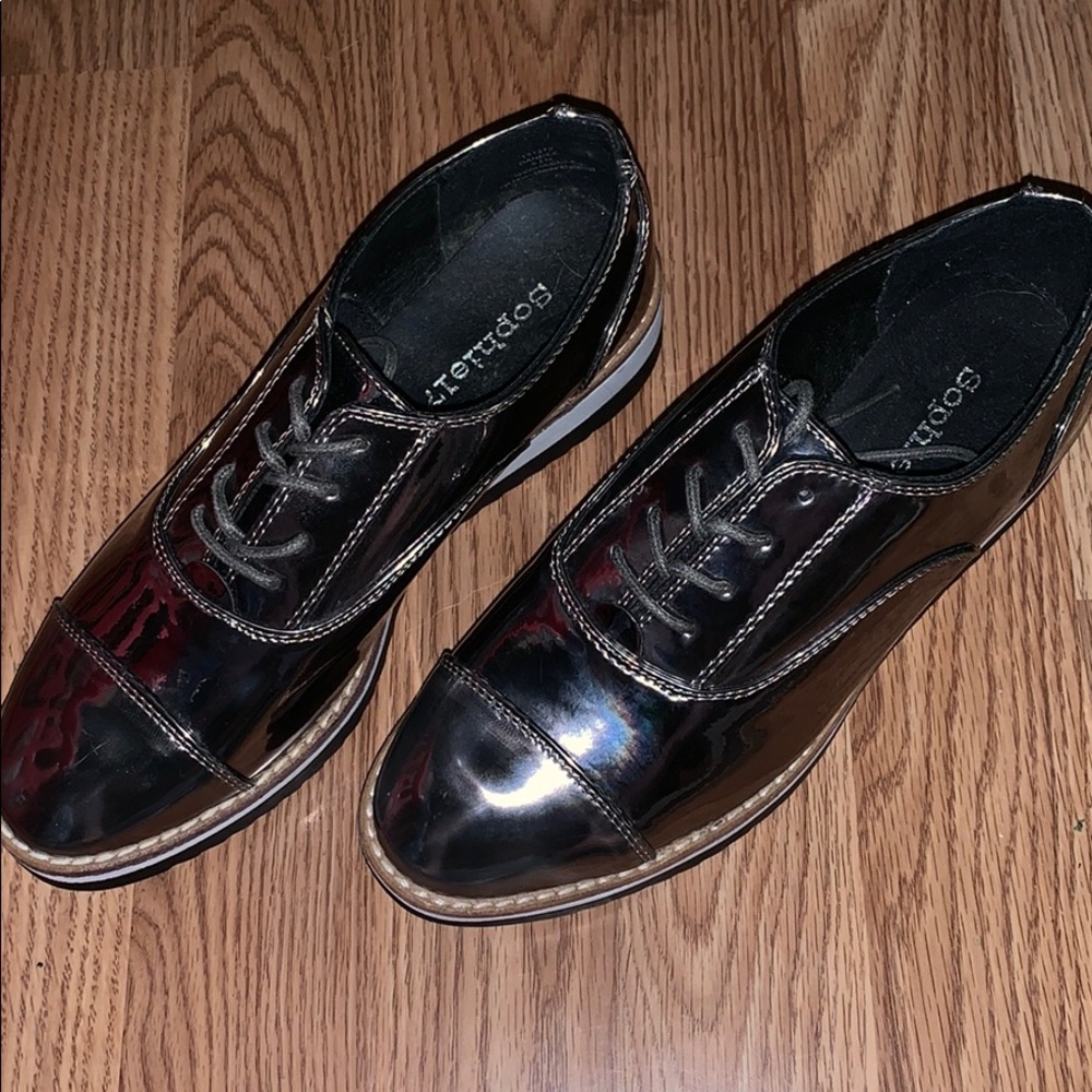 New Sophie 17 silver shoes women 6.5